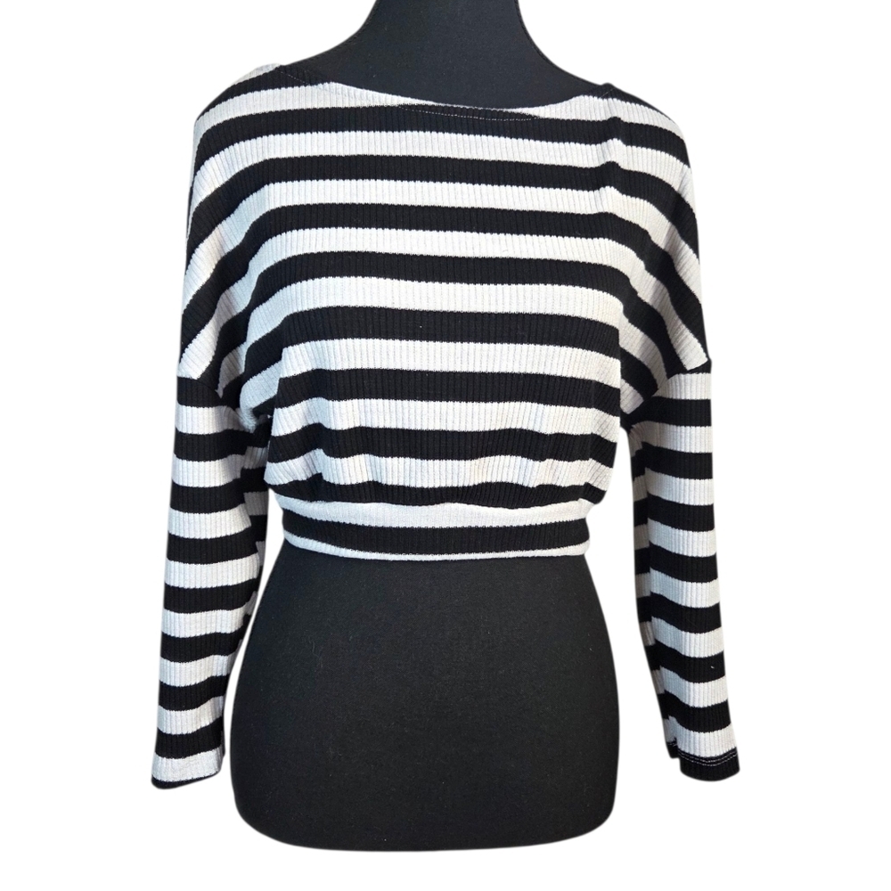 ⭐️Black and White Striped Top Size Small
